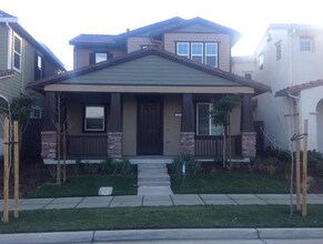 Building Photo - 328 W Questa Trail