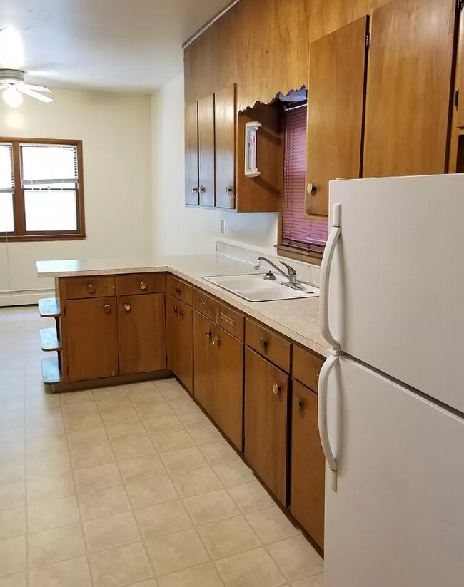 Cocina - 714 11th Ave N