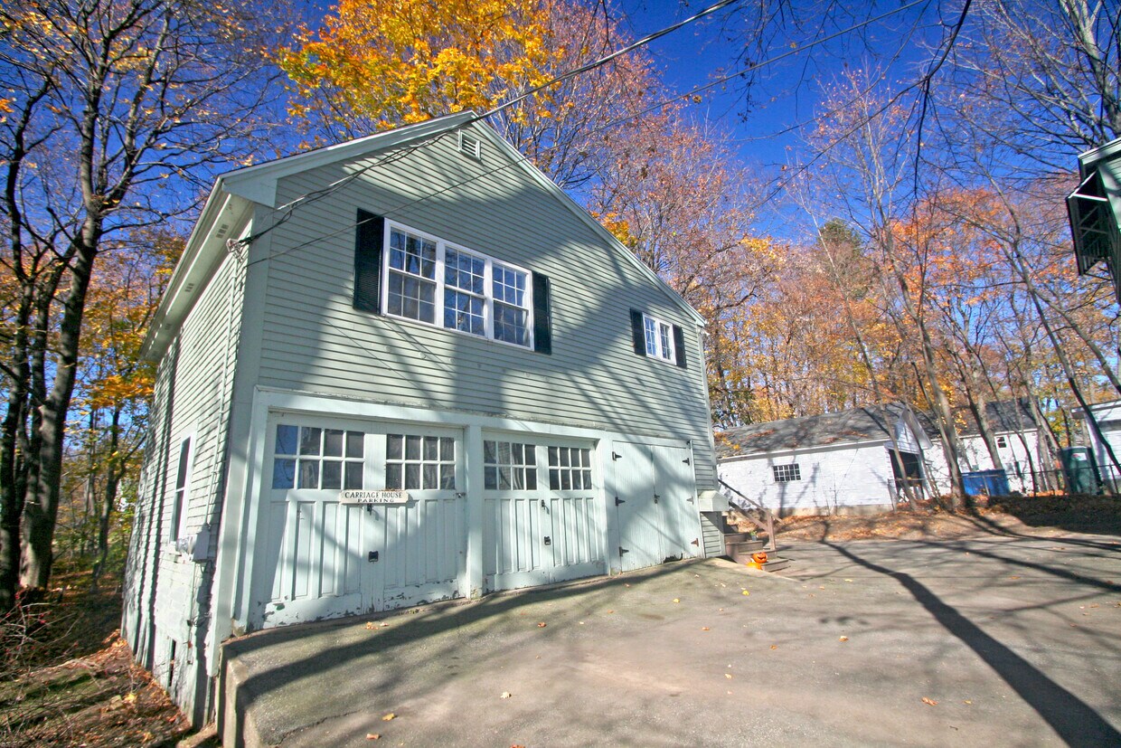 89A Belknap - Unit Above Garage - 89 Belknap St