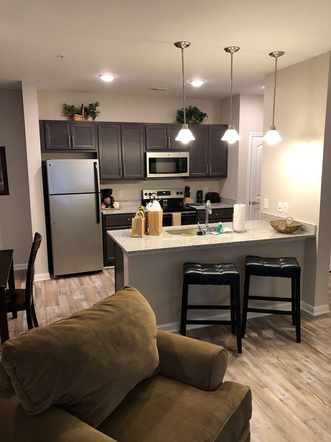 Building Photo - 1445 Broadcloth St