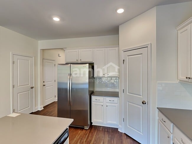 Building Photo - 2028 Williamshire Ln