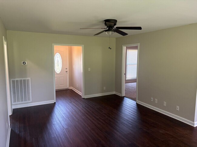 Foto del edificio - Quaint Ranch style home in Clarksville