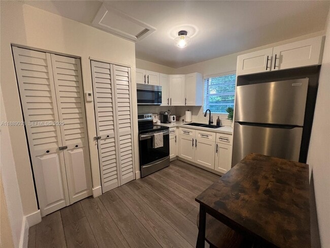 Foto del edificio - 3102 SW 10th St