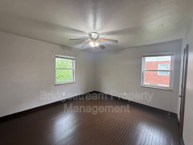 Foto del edificio - 211 N Cherrywood Ave