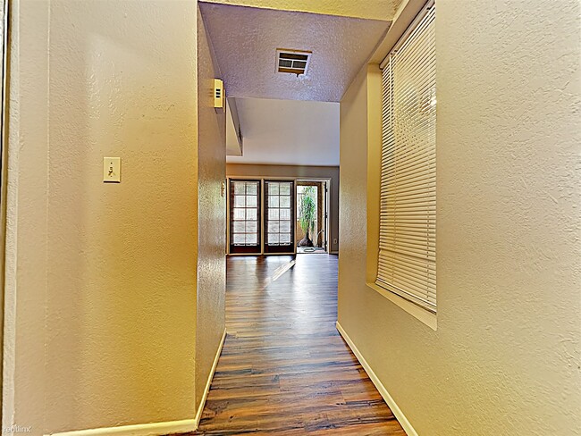 Foto del edificio - 18811 N 19th Ave