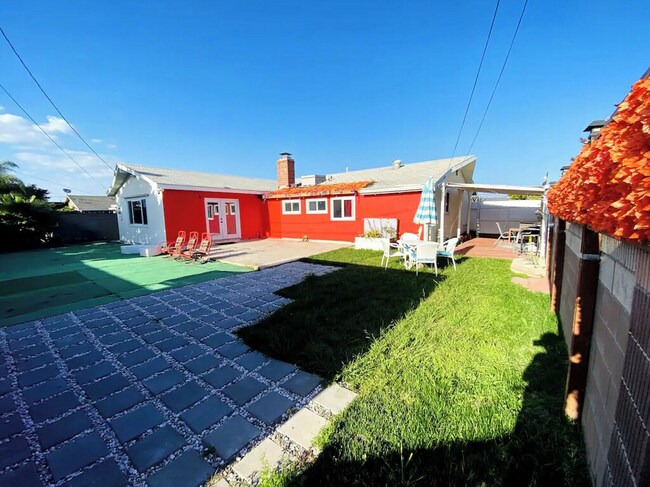 Foto del edificio - 8871 Belmont St