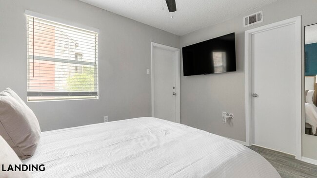 Building Photo - 130 Camino De Oro