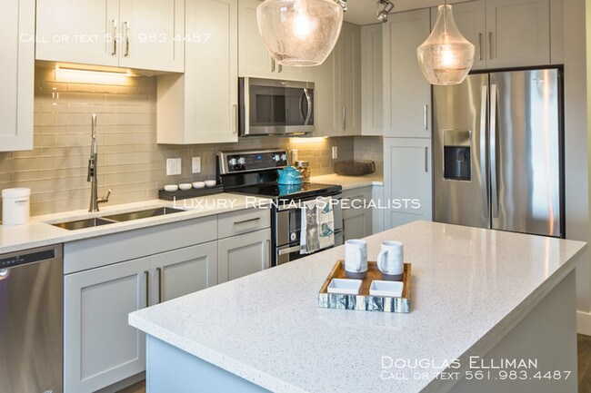 Building Photo - Luxe Living without the Hassle of Ownership
