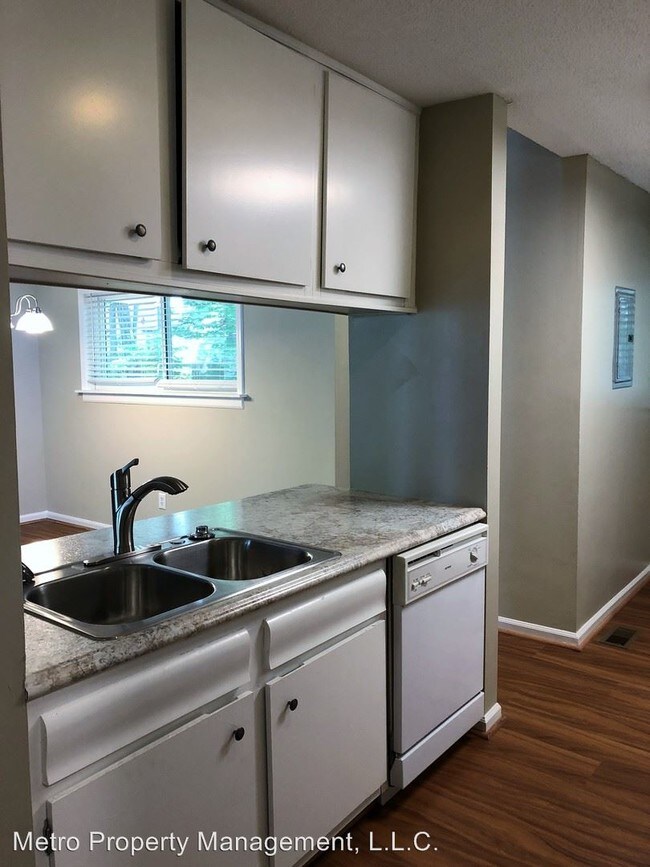 Foto del edificio - 112-116 Greengate Ct
