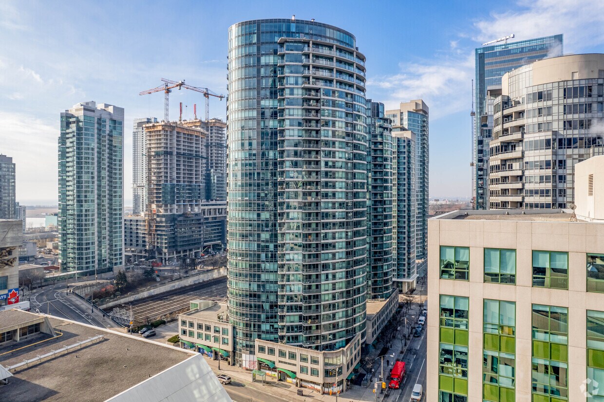 Matrix Apartments 361393 Front St W Toronto, ON