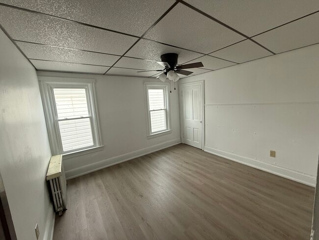 Building Photo - 2408 7th Ave