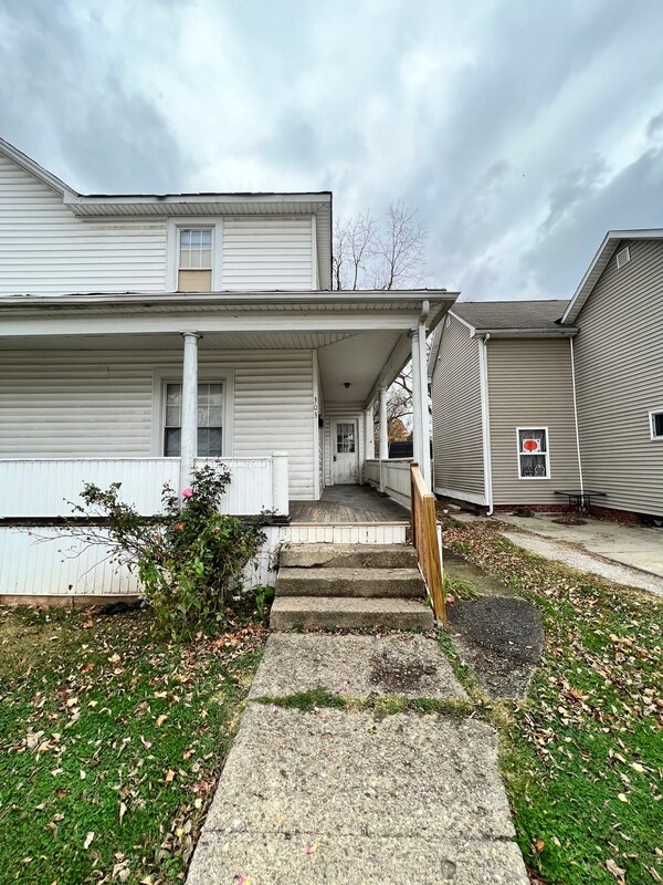 303 Madison Ave, Lancaster, OH 43130 Condo for Rent in Lancaster, OH