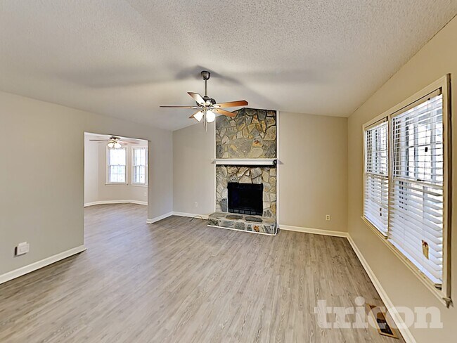 Foto del edificio - 199 Spring Dr