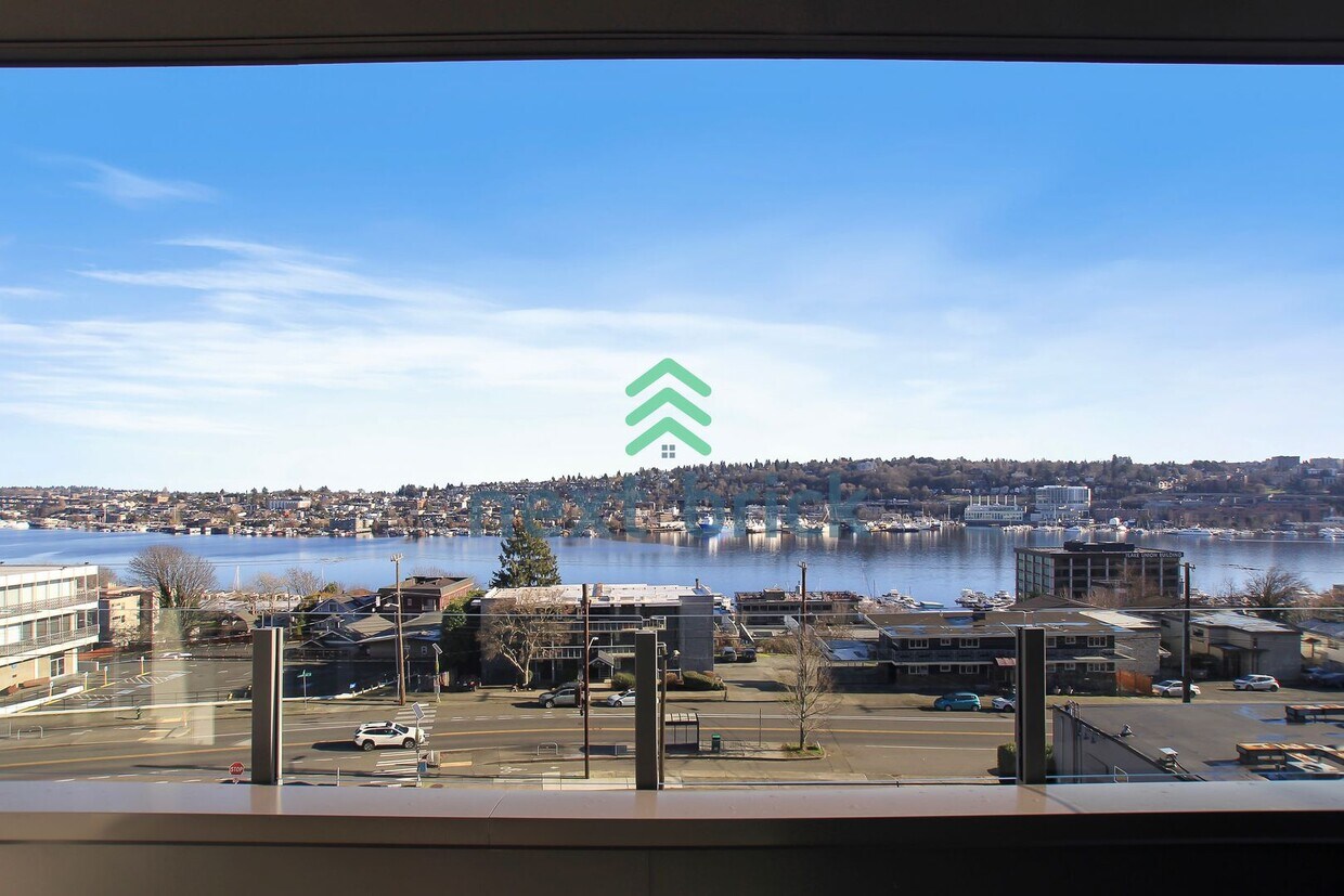 Foto principal - 2 BED & 2 BATH CONDO AVAILABLE FOR RENT