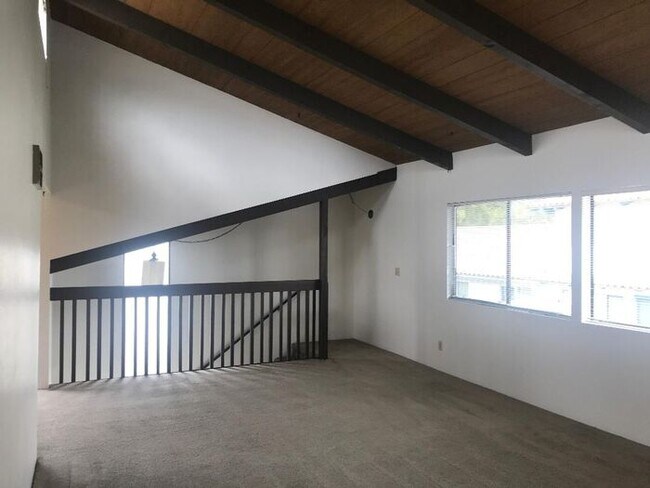 Foto del edificio - Villas West 2 Bedroom Condo - Available La...