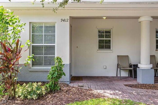 Porche delantero - 9412 Charlesberg Dr