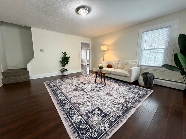 Foto del edificio - 184 Burritt Rd