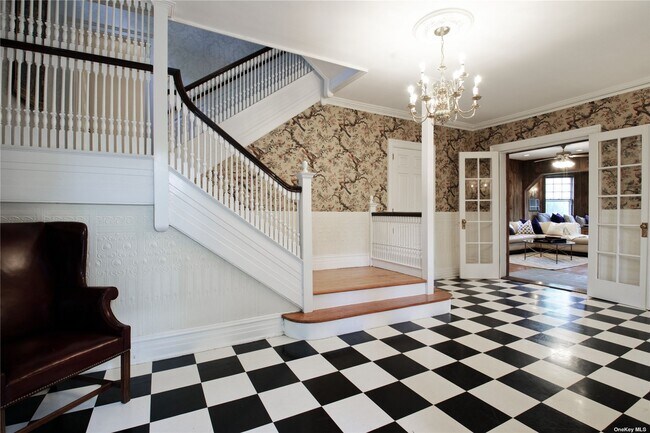 Foto del edificio - 124 Cherry Valley Ave