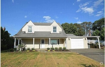 Building Photo - 4 Addison Ln