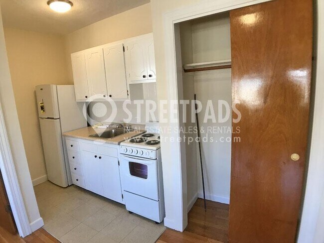 Building Photo - 1 bedroom in Boston MA 02135
