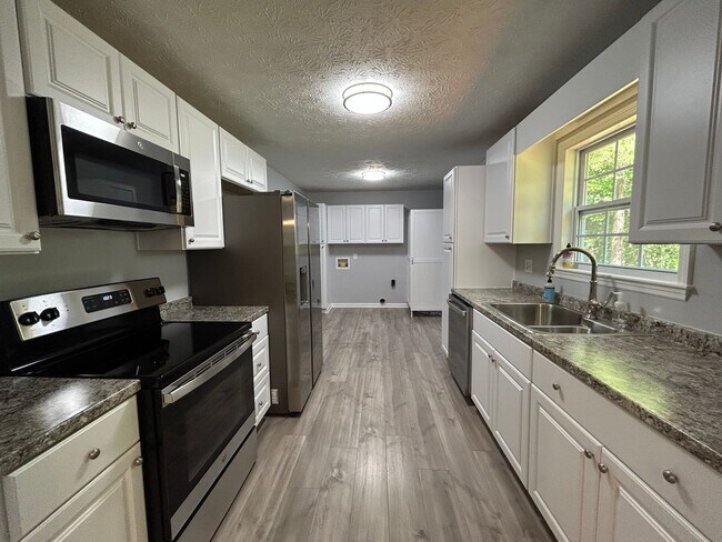 Foto del edificio - **ASK HOW YOU CAN MOVE IN WITH NO SECURITY DEPOSIT**8546 East Union Hill Rd: Ranch Home with 16x2...