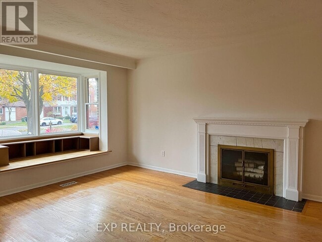Building Photo - 61 Richbourne Ct