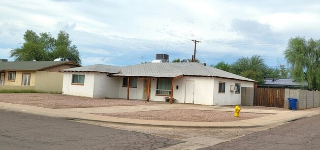 NICE 4 BED 2 BATH CORNER LOT HOME!!!! - NICE 4 BED 2 BATH CORNER LOT HOME!!!!