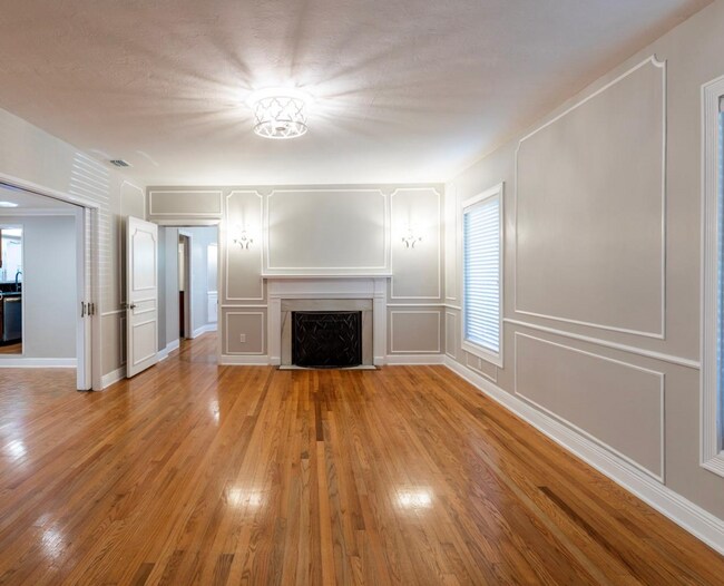 Foto del edificio - 1350 Mendavia Ave