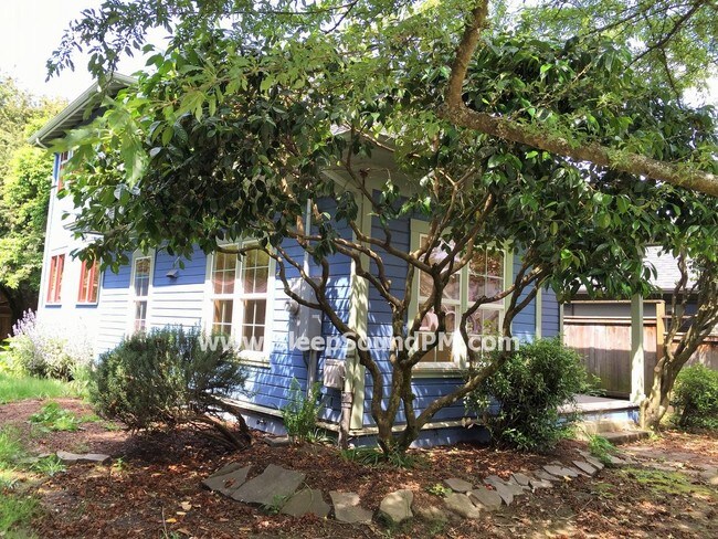Building Photo - 2601 SE 38th Ave