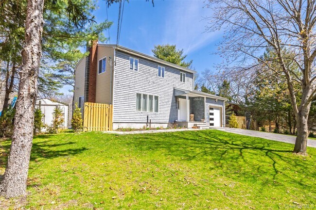 Building Photo - 371 S River Rd