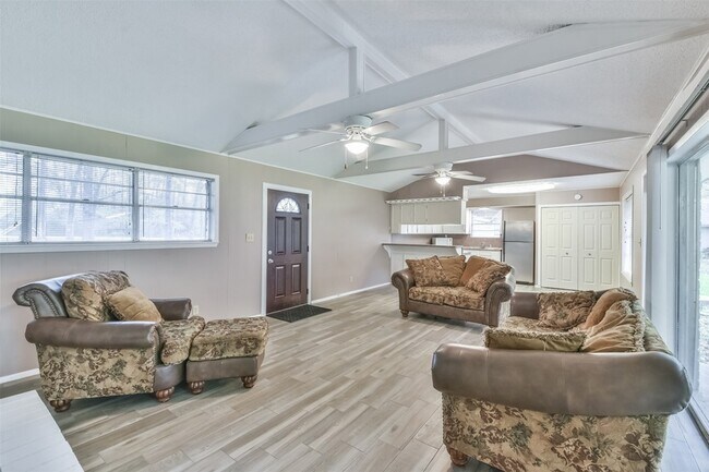 Foto del edificio - 23807 Red Oak Dr