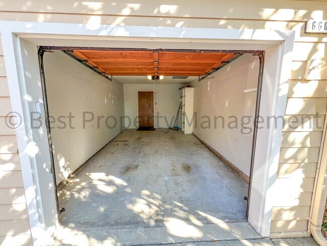 Building Photo - 1-bedroom, 1.5-bathroom townhome in the he...