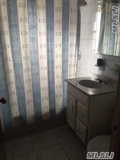 Building Photo - 231 Hollywood Ave