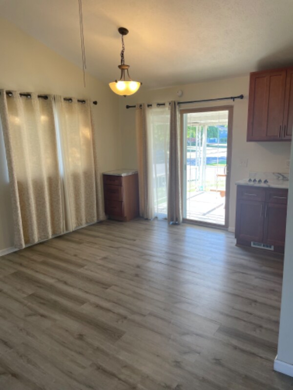 17124 Cambridge Blvd Brook Park, OH 44142 – photo 4