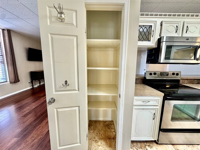 Building Photo - 801 6th St N