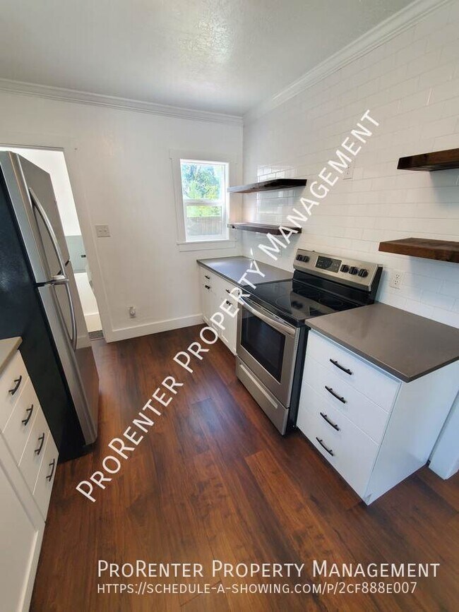 Foto del edificio - 145 W 200 N