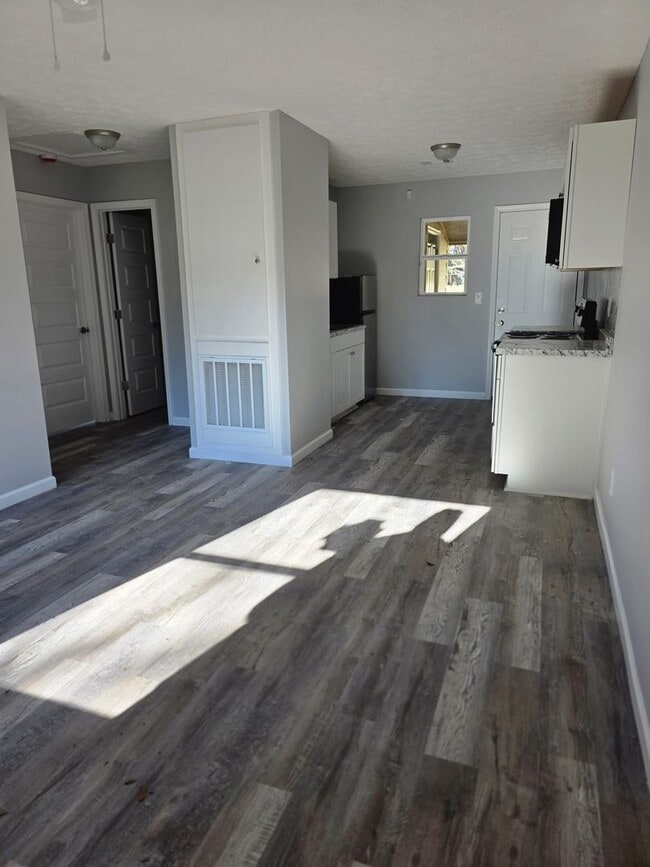 Building Photo - Ragland