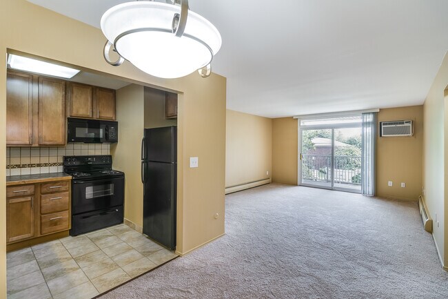 Dining Room - 4909 Crooks Rd