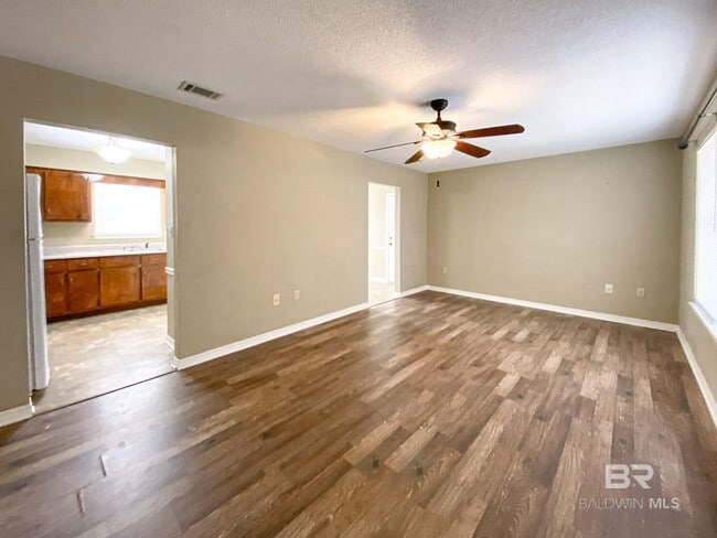 Building Photo - 21846 Mahan Dr