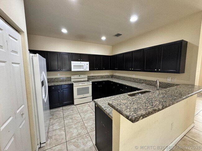 Foto del edificio - 9136 SW 227th Terrace