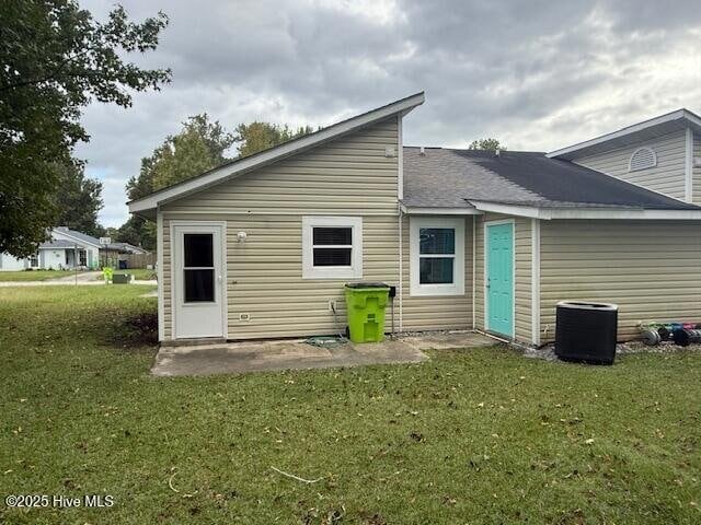 Building Photo - 100 Twin Wood Dr