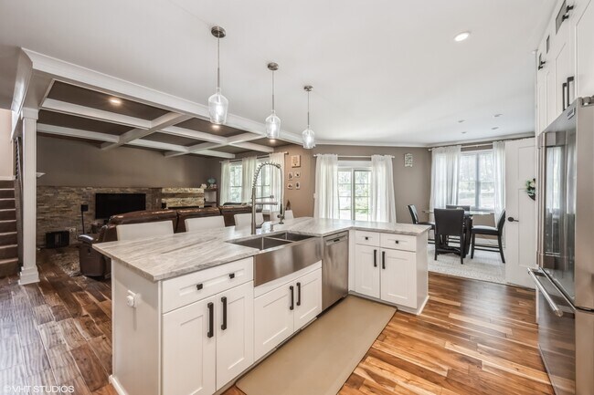 Foto del edificio - 694 Hart Rd