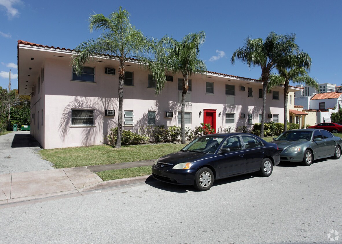 Foto principal - 331 Madeira Ave