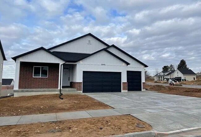 Foto del edificio - Coming soon! 5 Bedroom/2.5 Bathroom unit i...