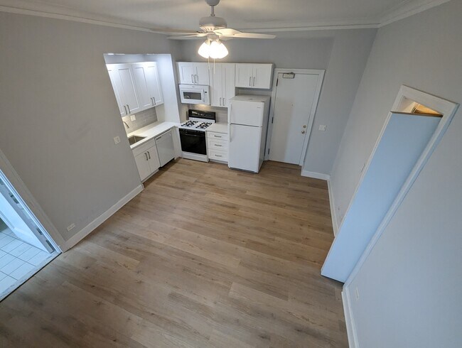 Foto del edificio - 3330 N Lake Shore Dr