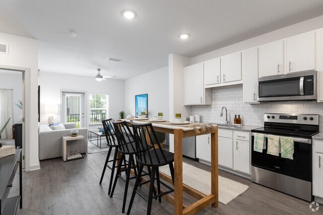 1BR, 1BA - 756SF - Madison Waterstar (MW)