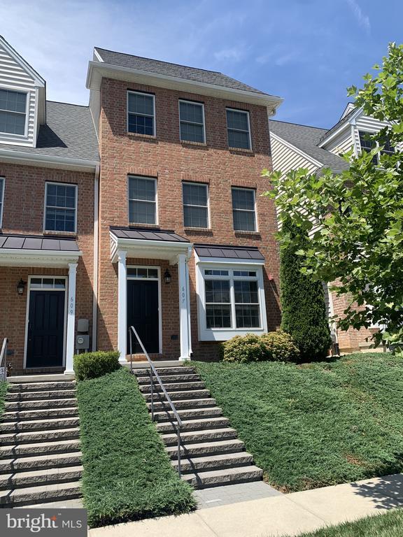607 W Mulberry St, Square, PA 19348 Townhome Rentals in