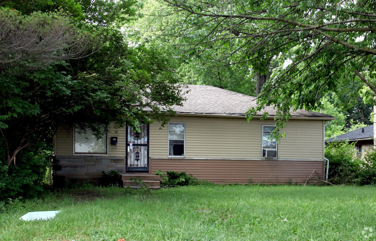 Primary Photo - 3213 E 38th St