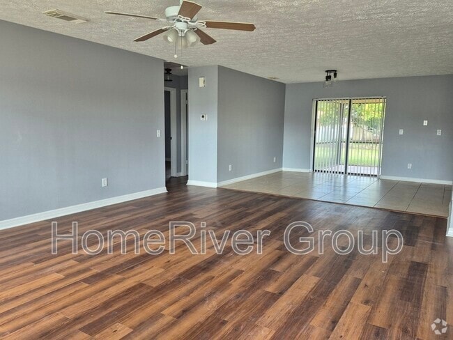 Building Photo - 1449 SE Barker Ln
