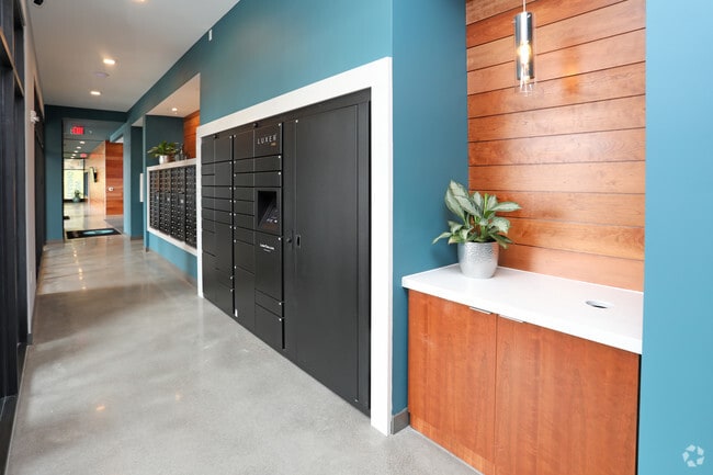 Lobby Photo - Luna Apartments